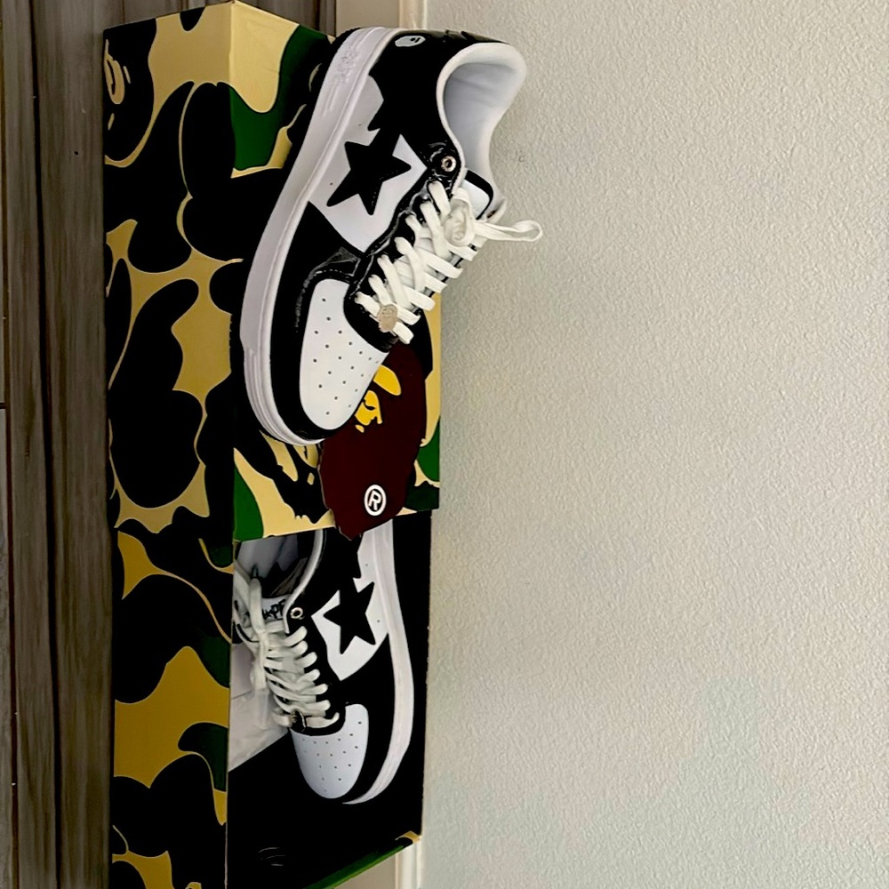 A bathing ape shoes black and white 2022 with box the box is a little damaged